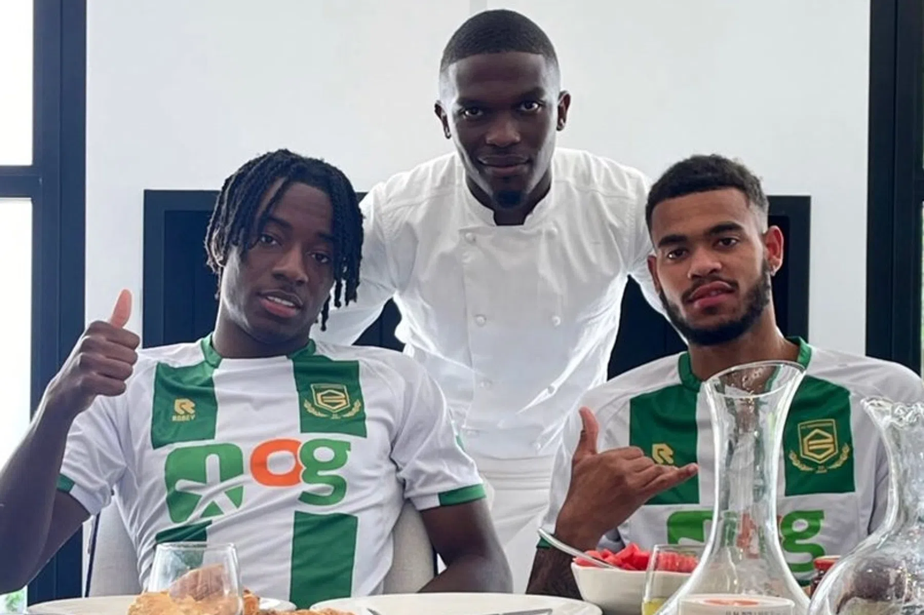 FC Groningen 'strikt' ook Madueke: 'I signed a new player!'