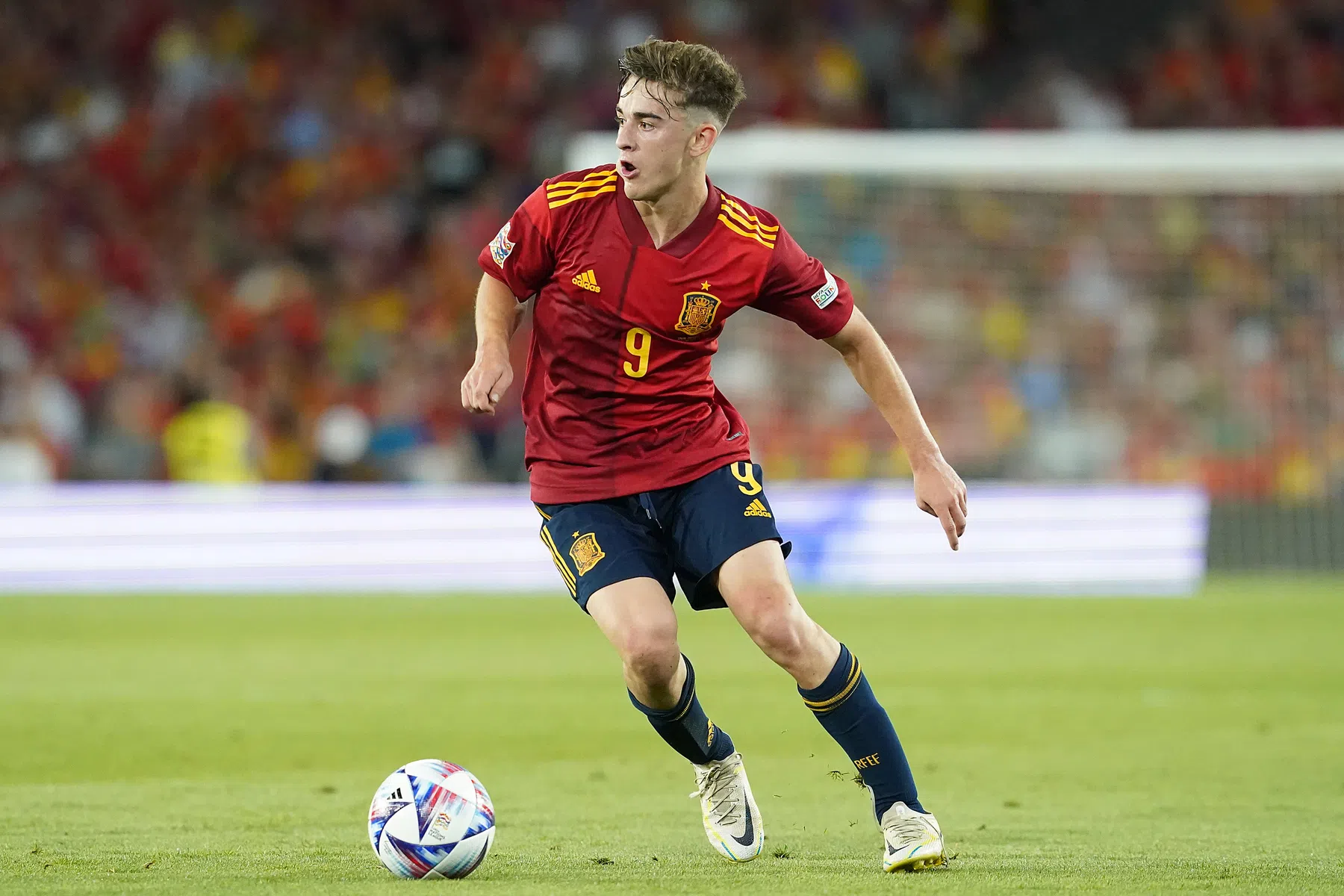 Spanje schiet weinig op met recordgoal Gavi, Ronaldo roert moeder tot tranen