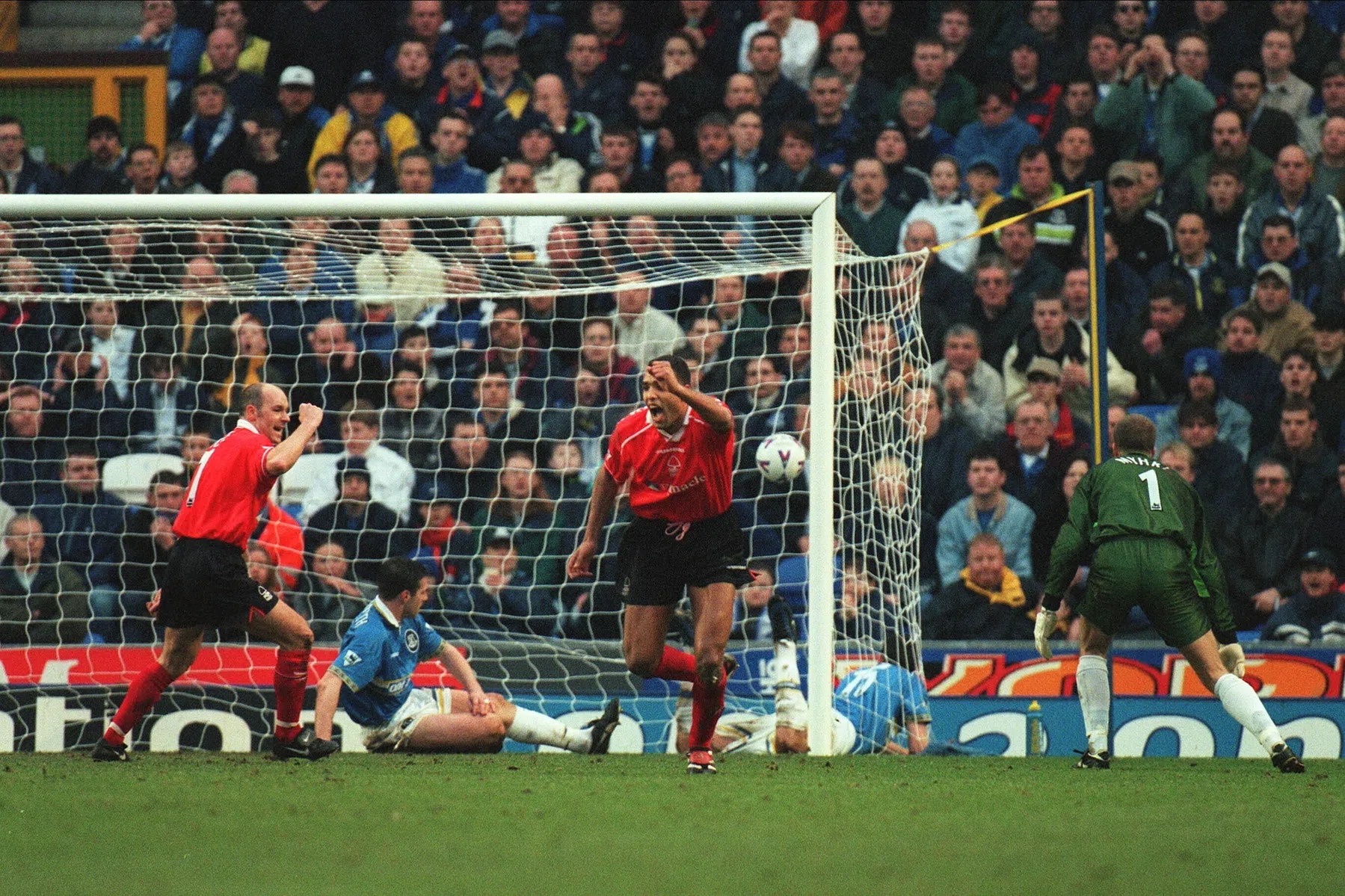 De laatste held van Nottingham: Van Hooijdonk over Big Ron, kick & rush en biercultuur