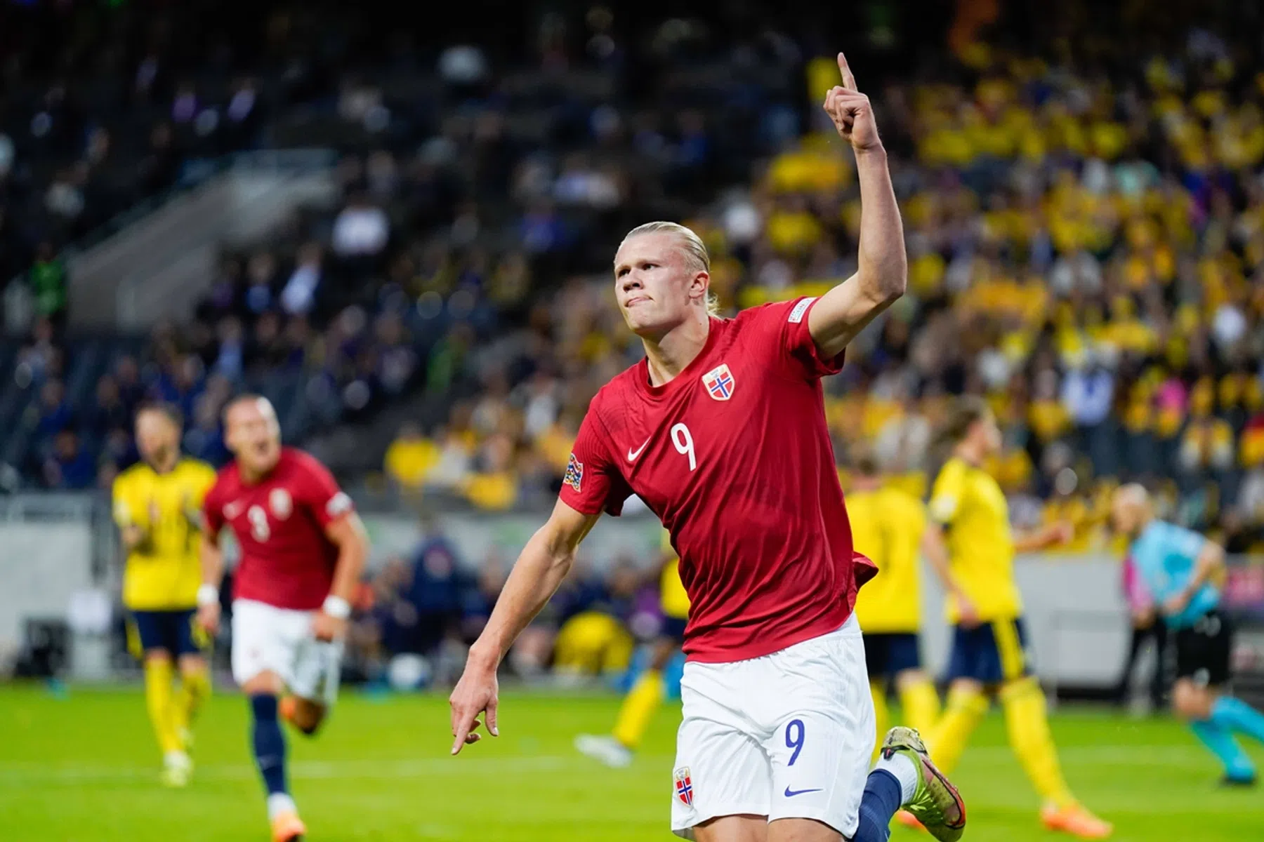 Haaland pijnigt buurland Zweden, invaller Tadic als aangever belangrijk