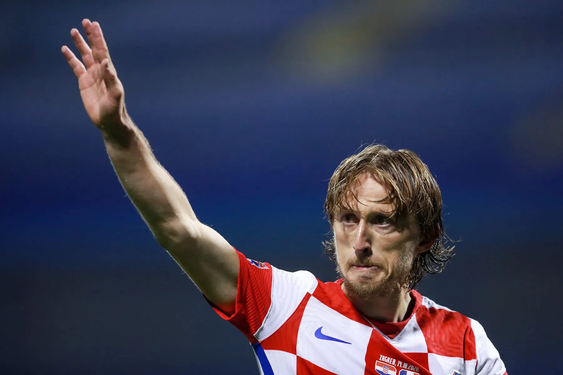 Fraai eerbetoon: Kroaten zingen Modric hartstochtelijk toe