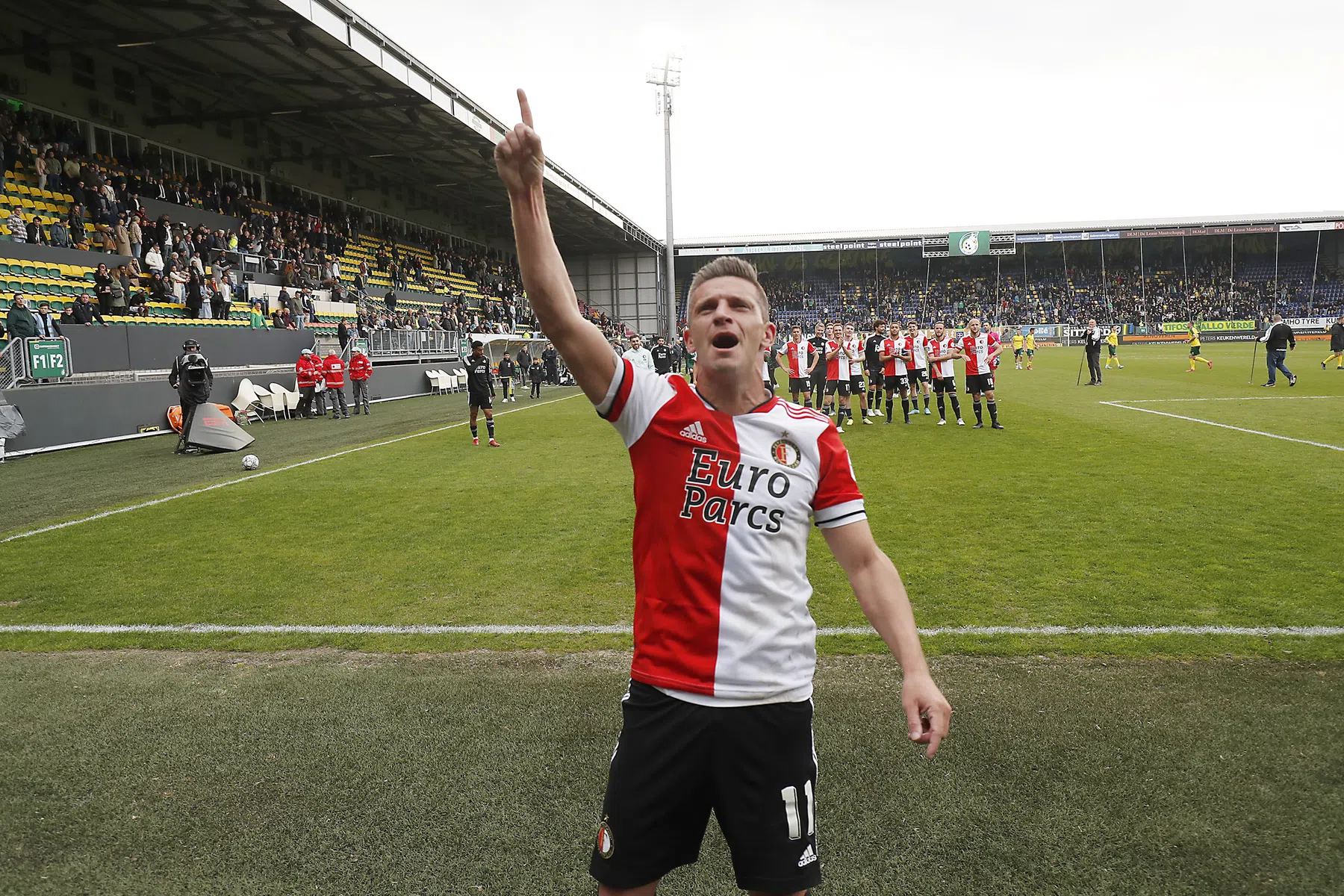 Feyenoord raakt ook tweede spits kwijt: Linssen naar Japan