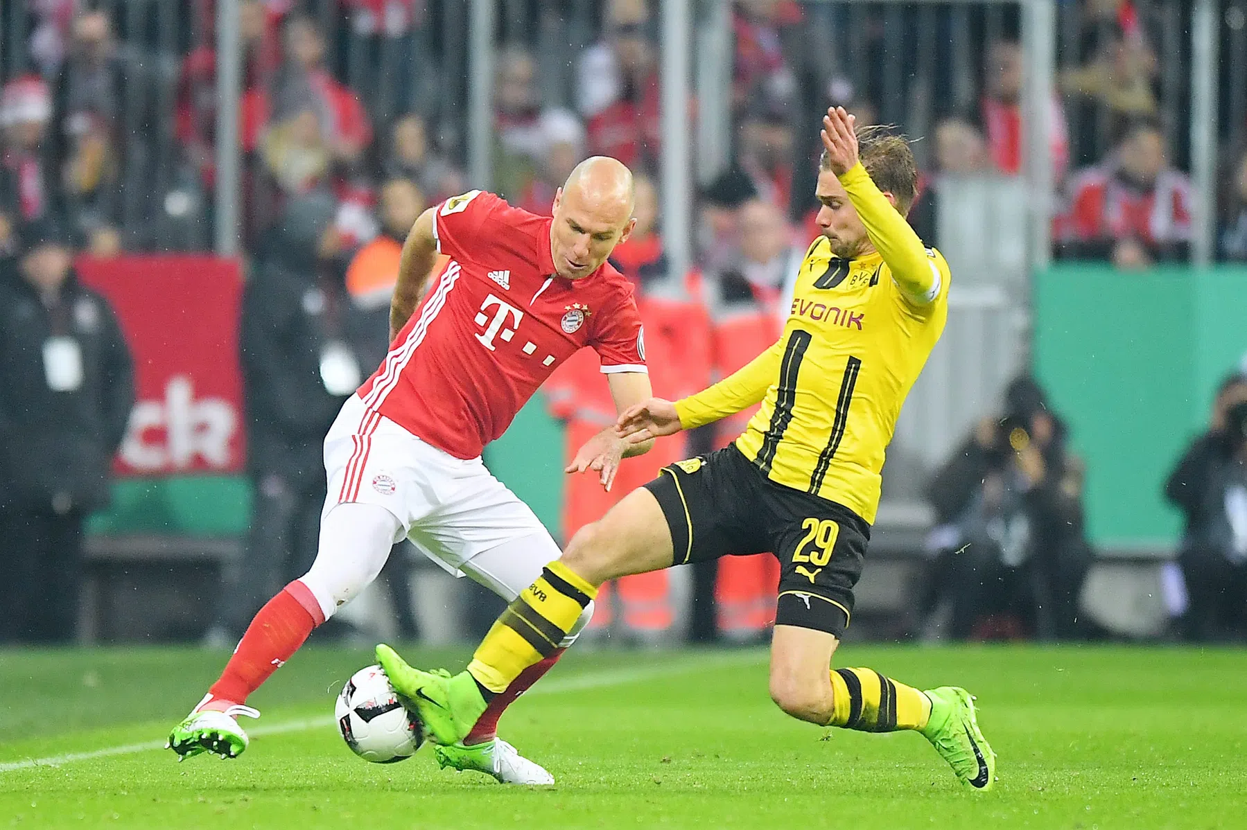 BVB-icoon haalt uit naar Löw en roemt Robben als beste tegenstander ooit