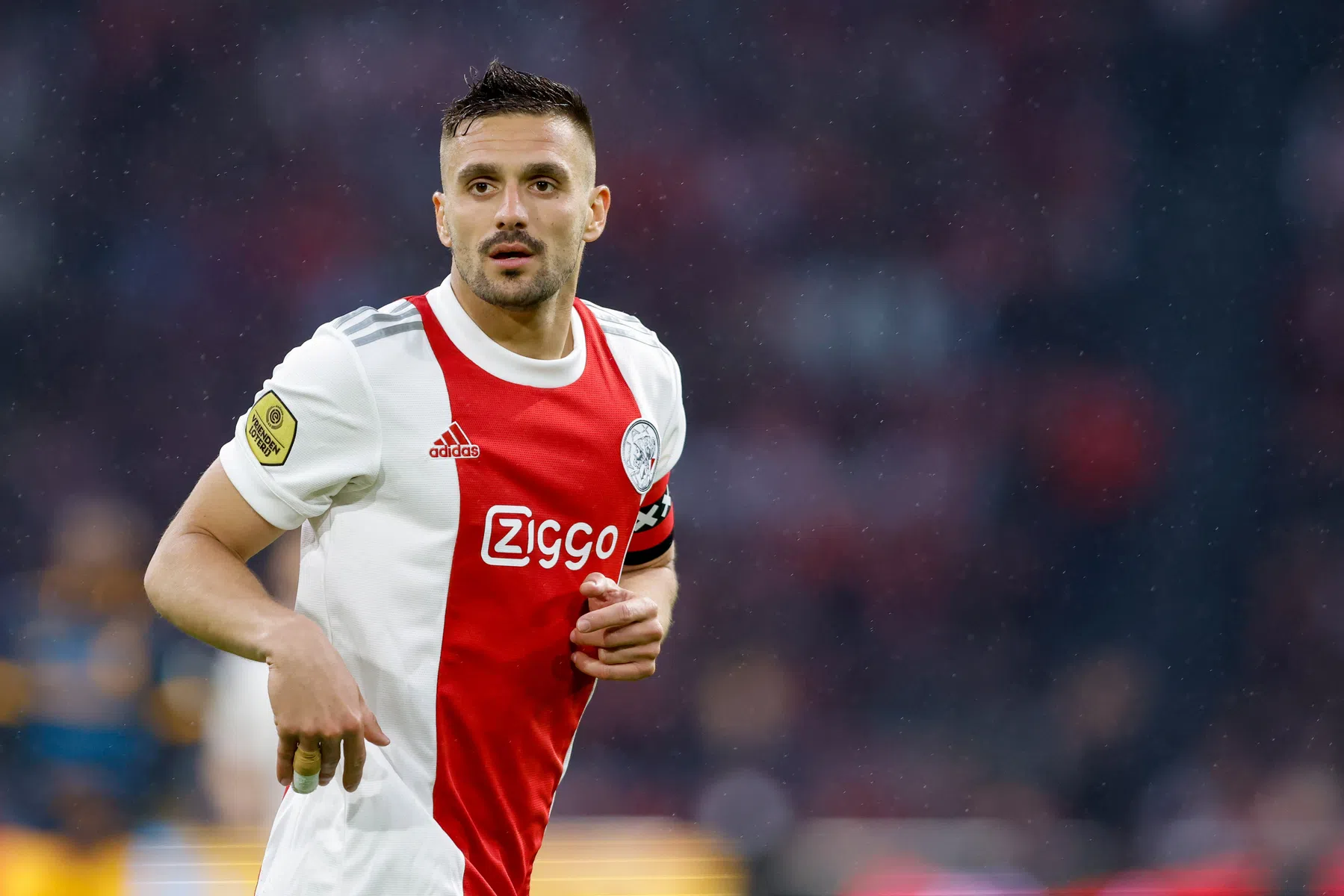 Ajax-shirt krijgt nieuwe naam op de rug: 'Noodzakelijk om ambitie na te streven'