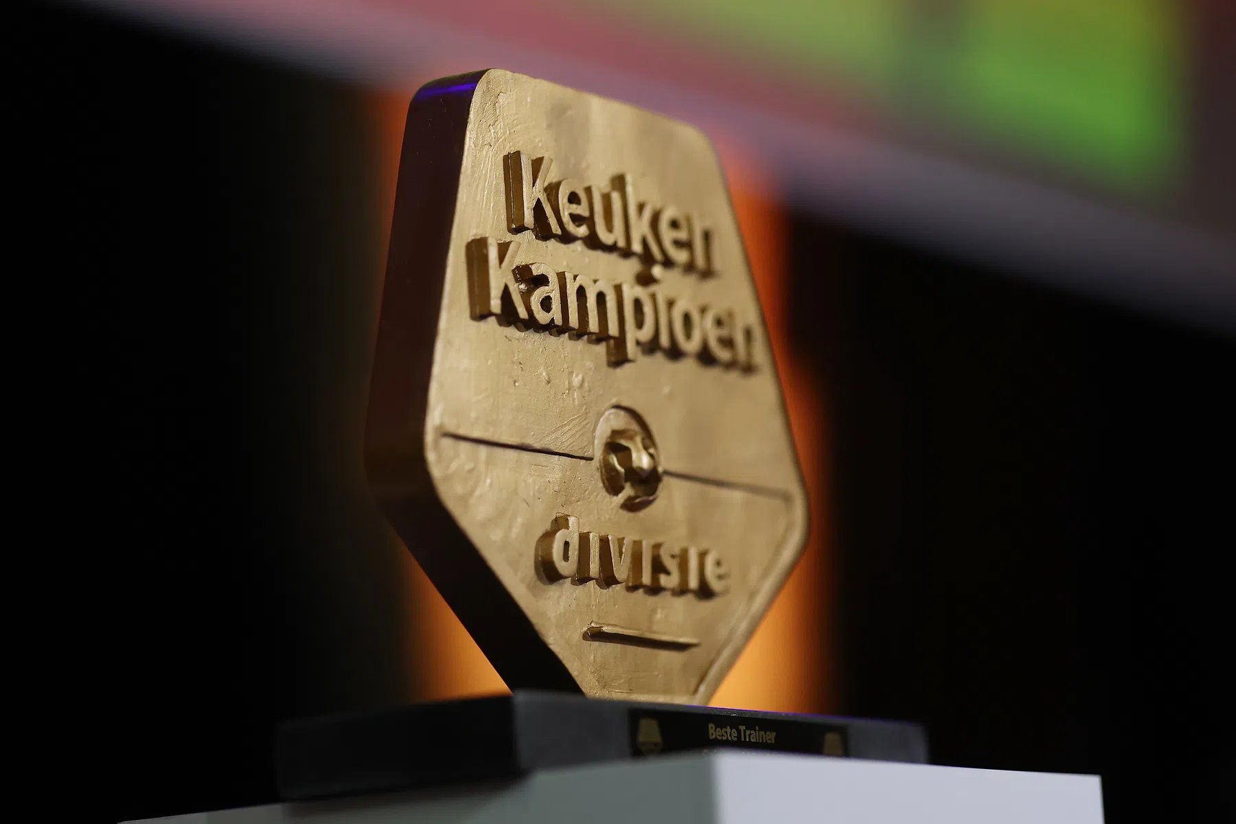 KNVB drijft de Eerste Divisie in de richting van een rariteitenkabinet