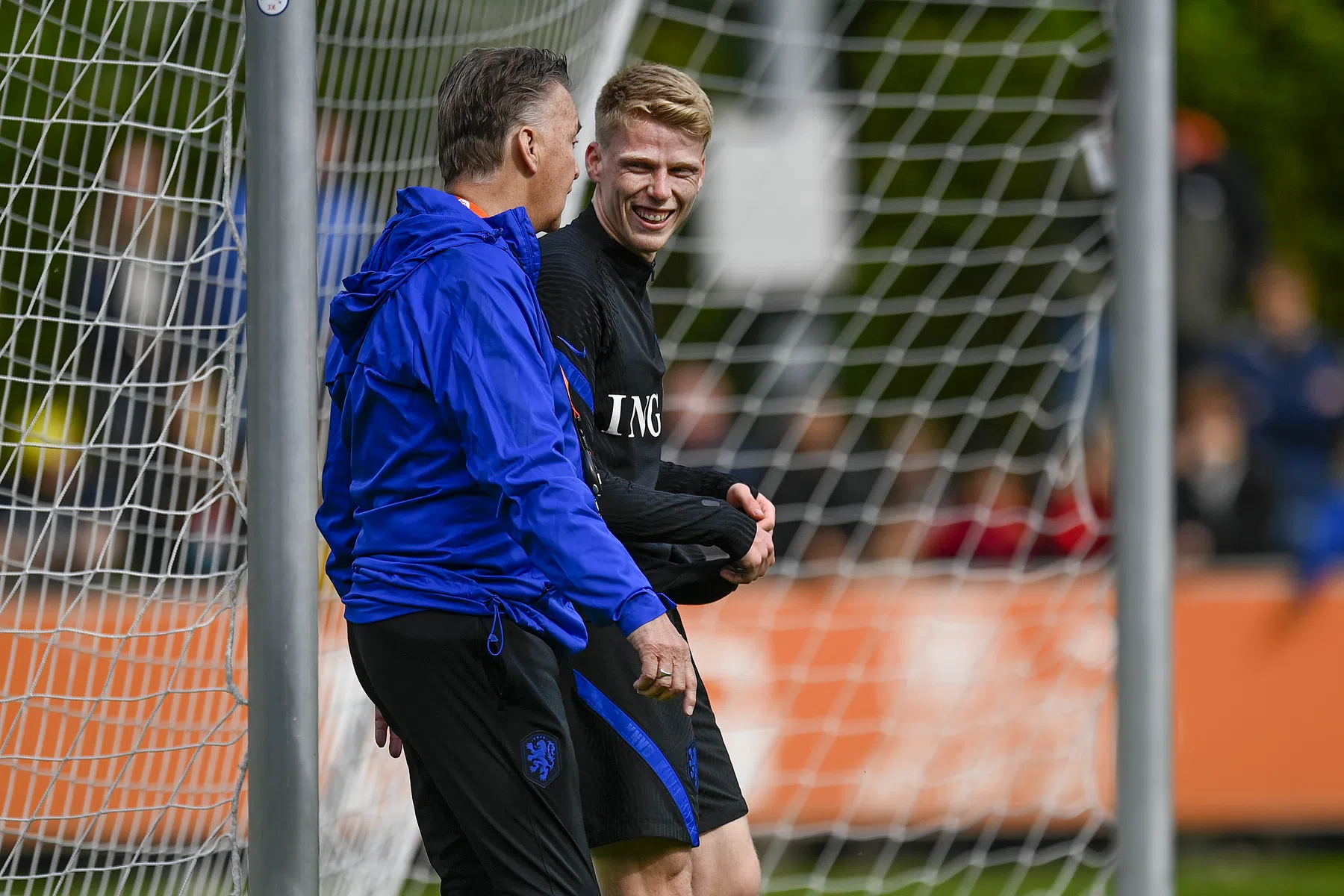 Van Gaal gooit opstelling om: Schouten en Teze debuteren tegen Wales