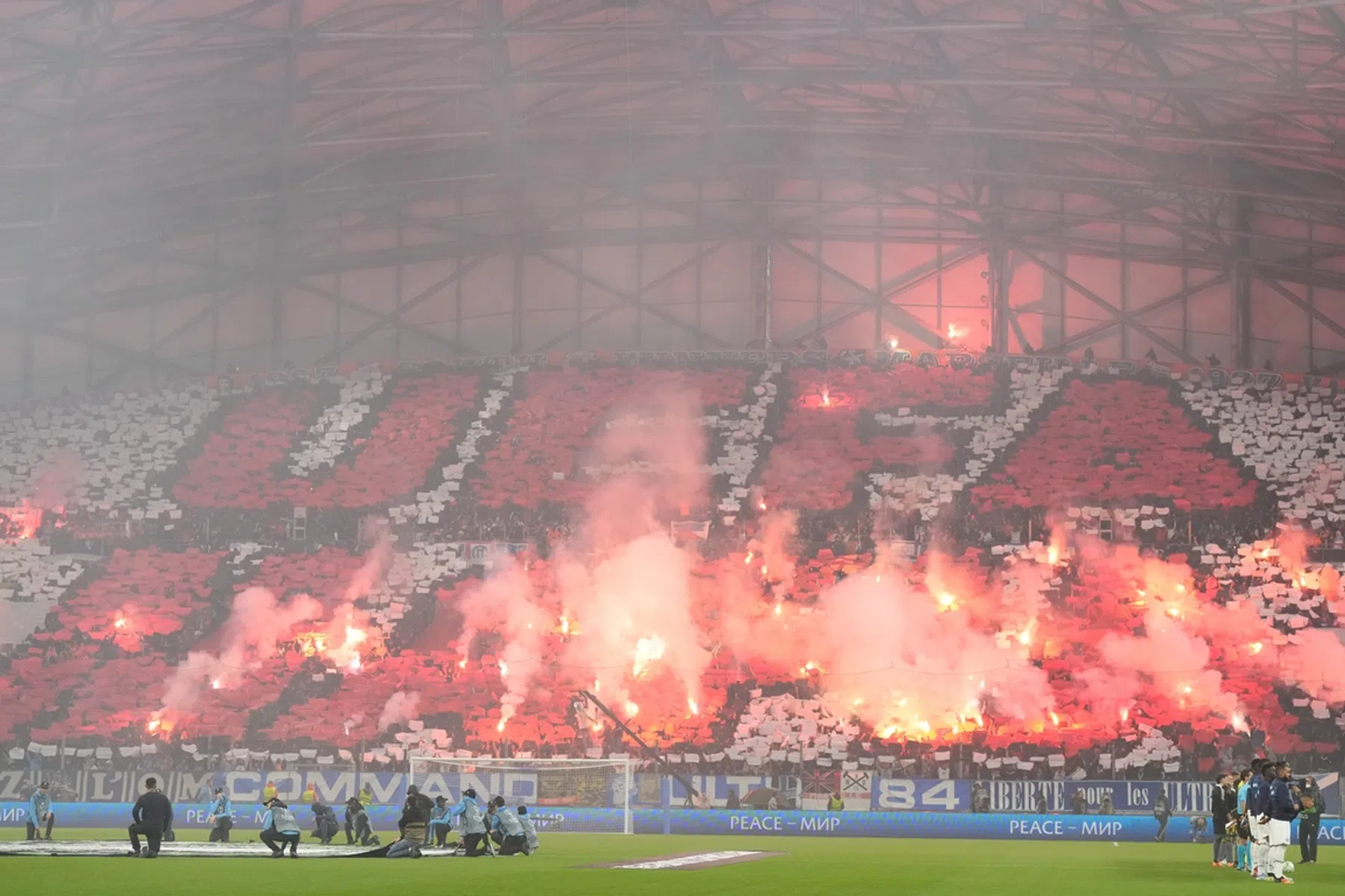 Na Feyenoord ook Marseille gestraft wegens vuurwerk en 'UEFA Mafia'