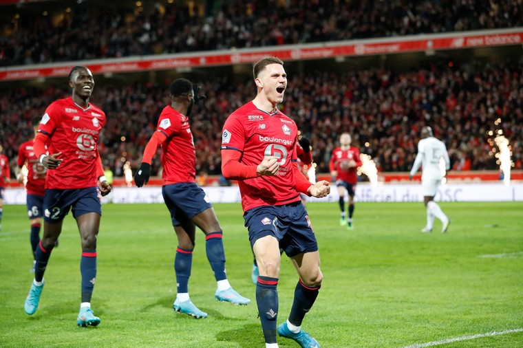'Ook Tottenham en Man Utd richten pijlen op Botman'