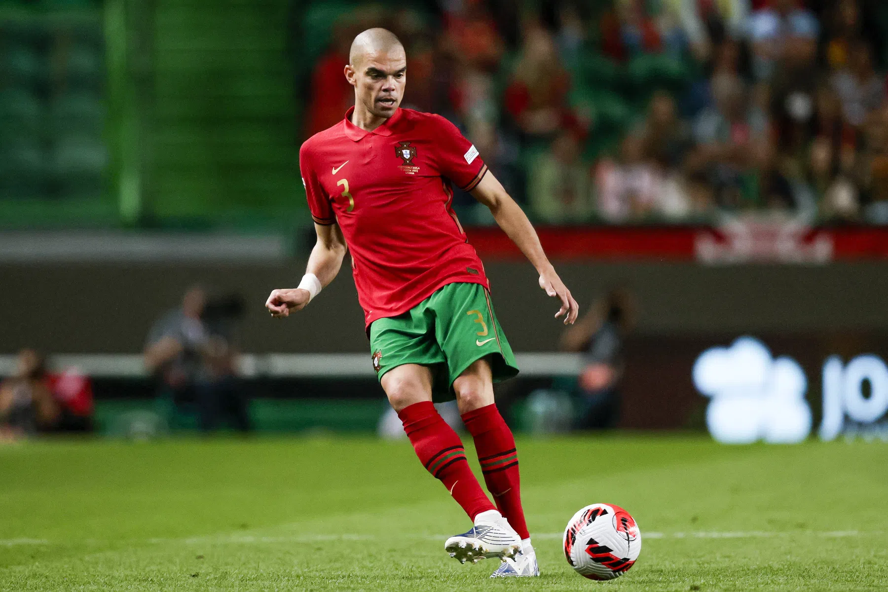 Zien om te geloven: Pepe (39) in tien seconden het hele veld over