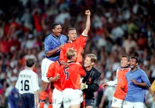 Thumbnail for article: Die hete Franse zomer waarin Nederland bíjna de wereld veroverde