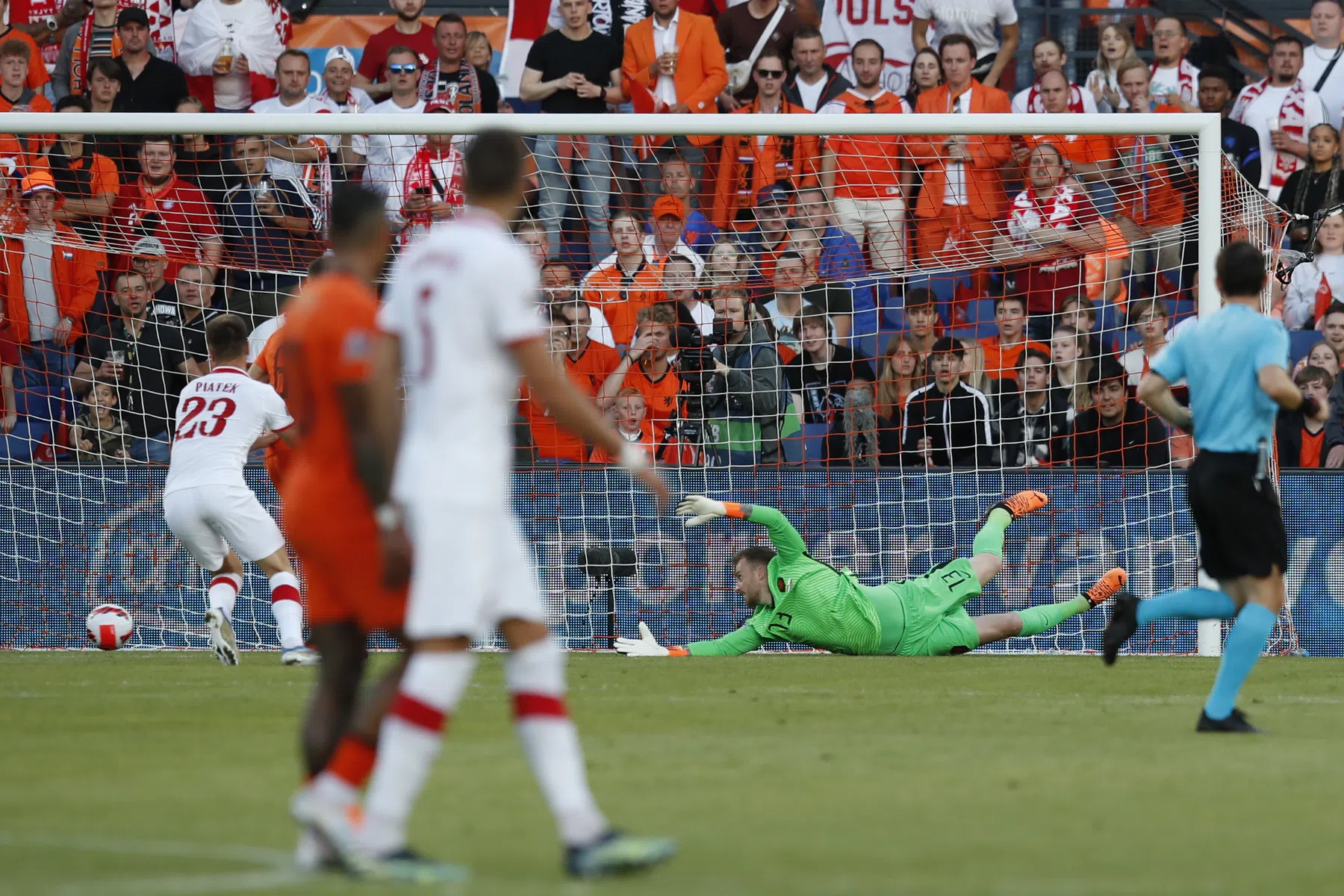 Flekken al bij eerste Poolse doelpoging geklopt