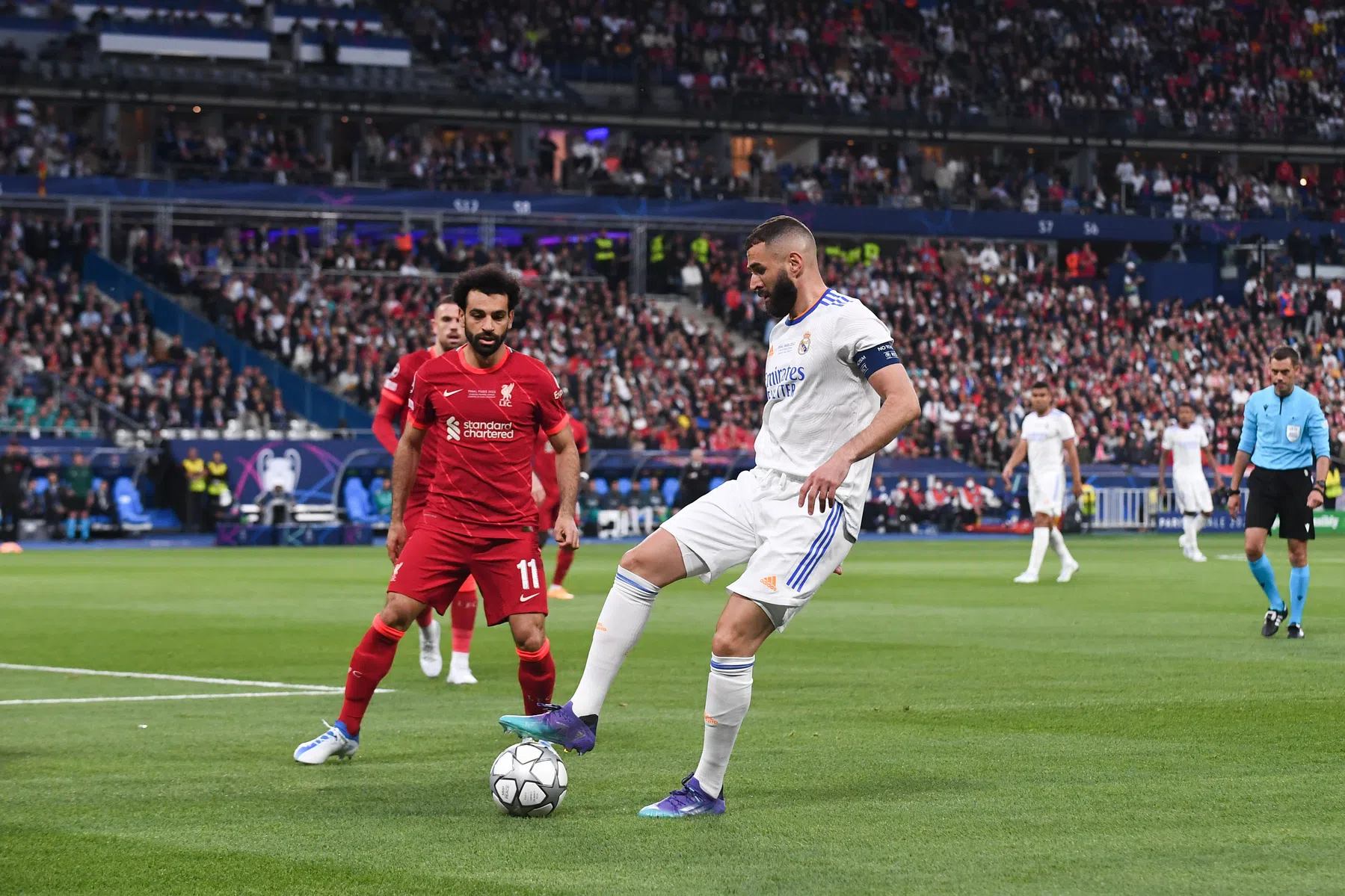 Salah vlakt zichzelf ondanks favorietenrol Benzema niet uit voor Gouden Bal