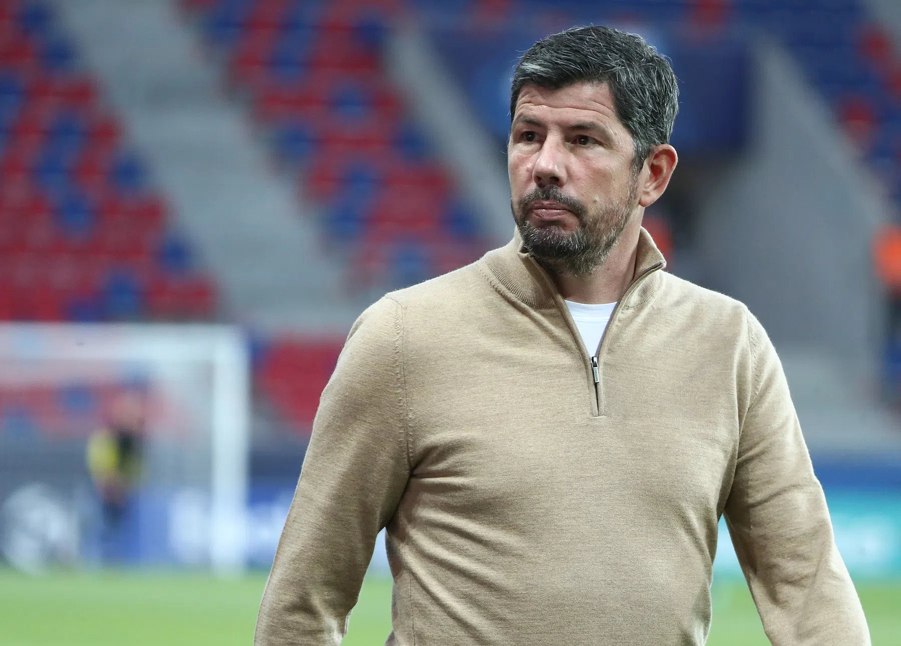 Jong Oranje volgt dankzij Geertruida voorbeeld van 'grote Oranje' in Wales