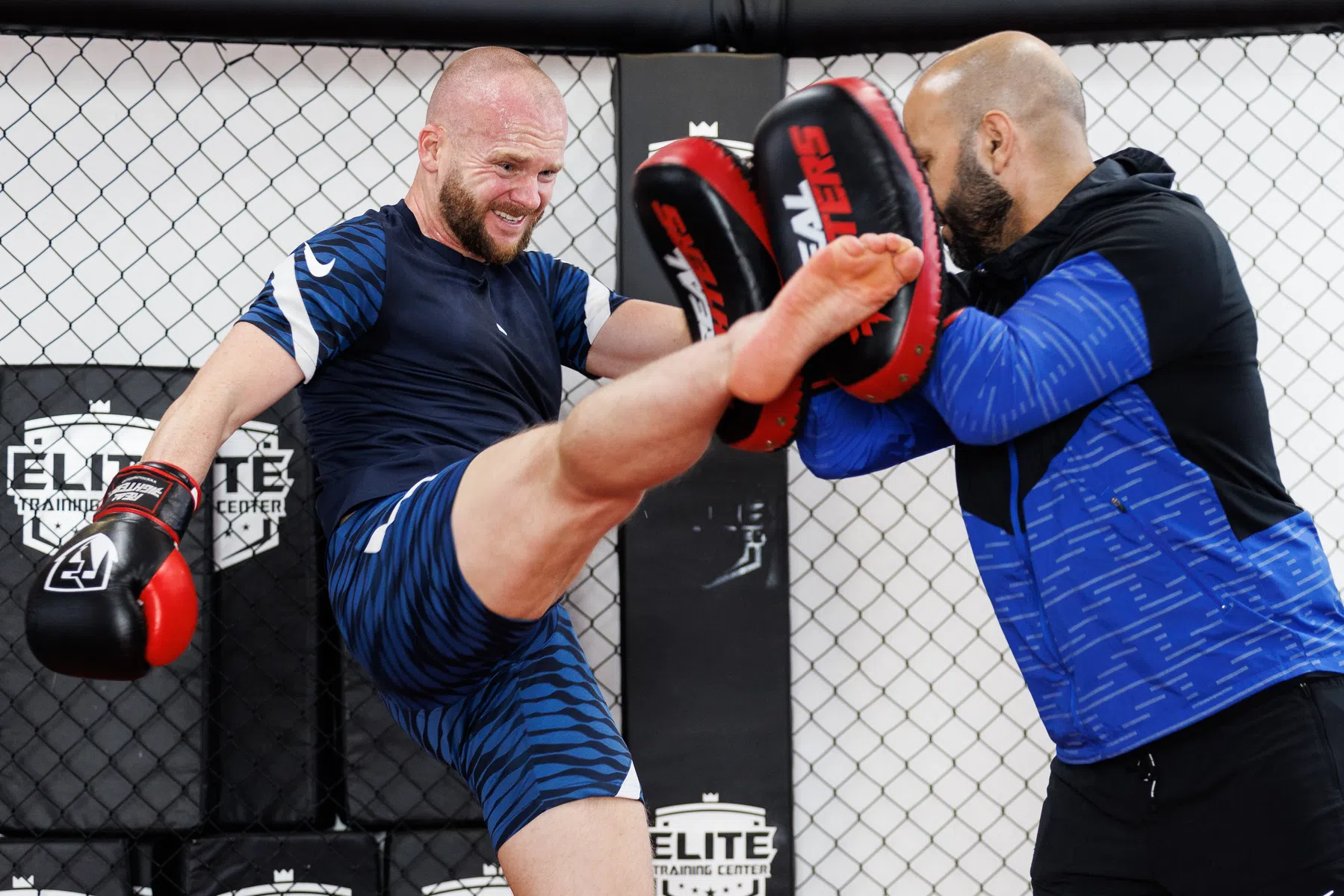 Kickboksen met Platje: een bikkelharde training op weg naar de amateurs