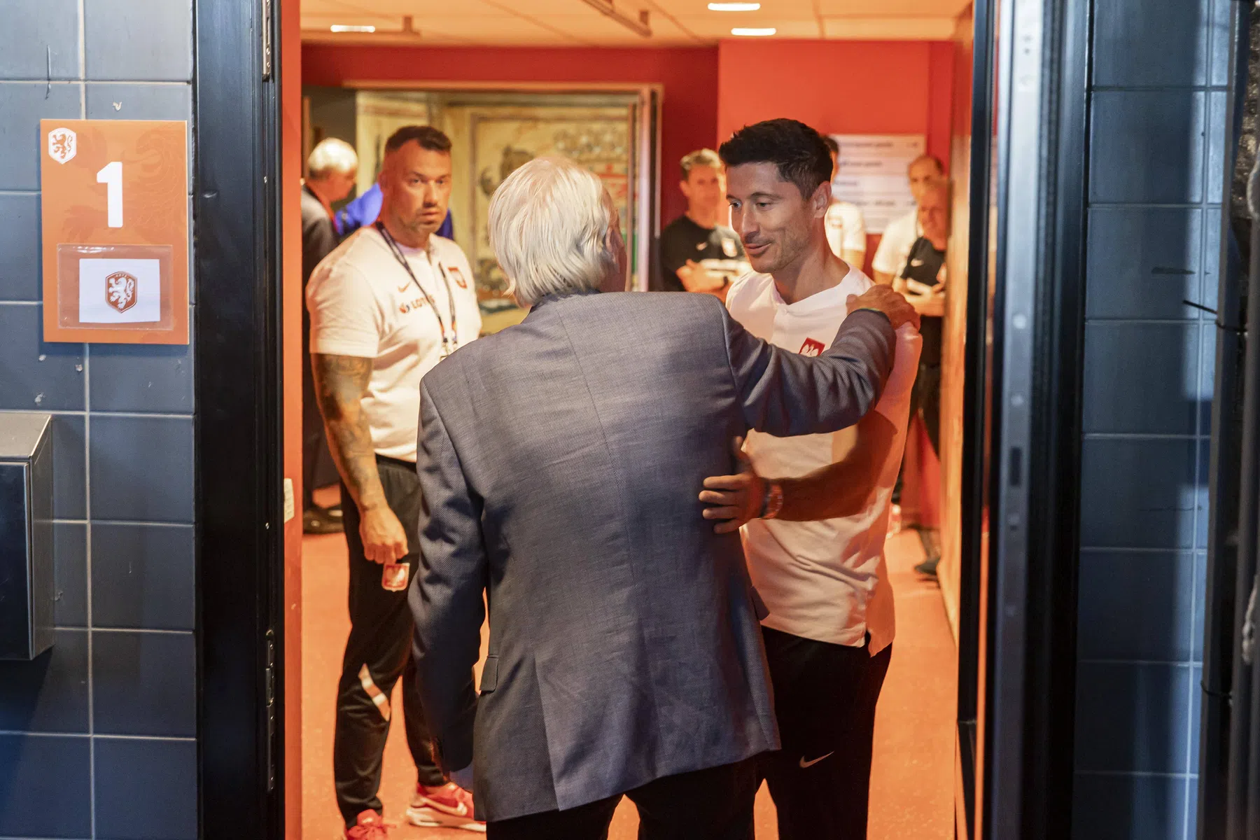 Lewandowski sluit Beenhakker na dertien jaar weer in de armen