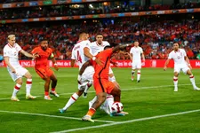 Thumbnail for article: Van Hooijdonk vol lof over Bergwijn, ook Flekken krijgt complimenten