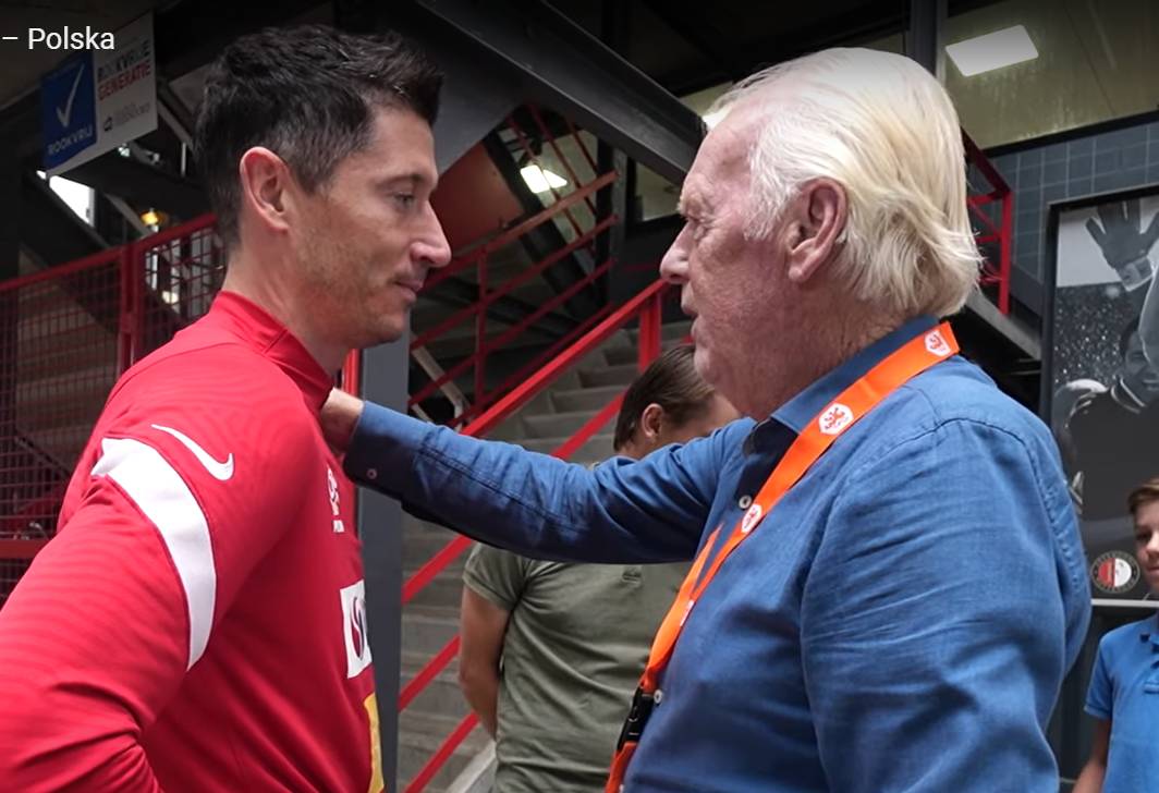 Beenhakker betrekt Smolarek bij warm Lewandowski-onderonsje
