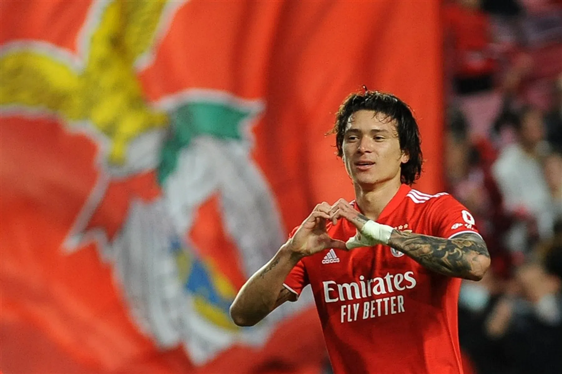 De klinkende cijfers waarmee transferkoning Benfica clubs als Ajax aftroeft