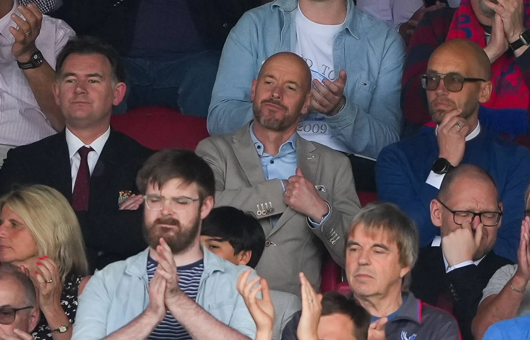 Erik ten Hag is trainer van een club waar geen topvoetballer heen wil