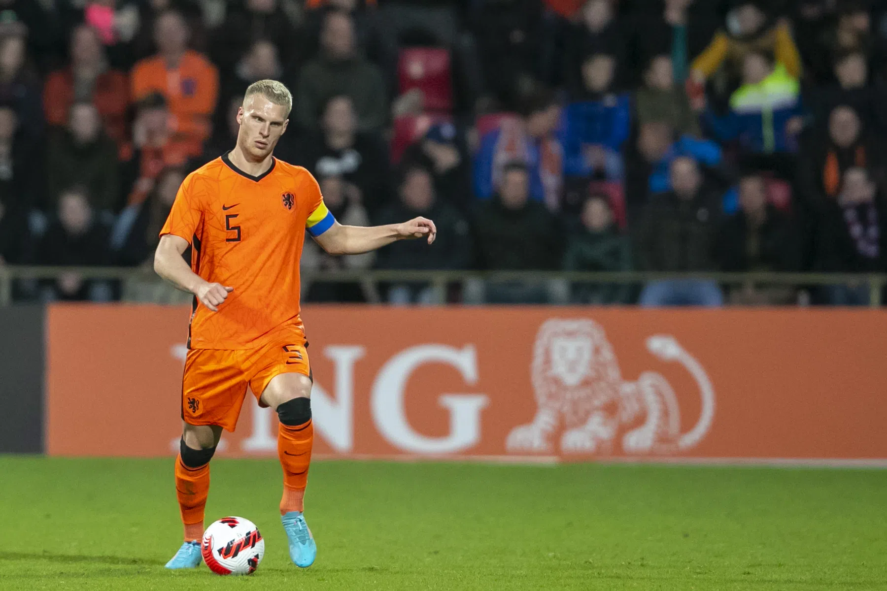 Bakker laat zien waarom Van Gaal hem in de gaten houdt voor Qatar