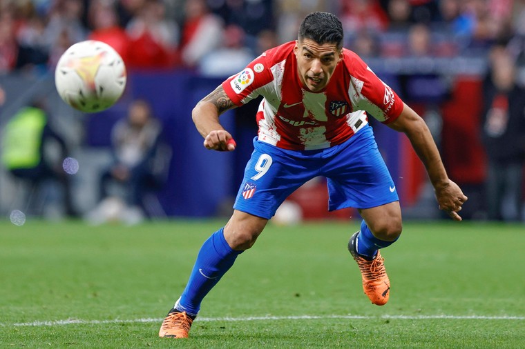 'Suárez biedt zich twee jaar na taaltest-rel weer aan bij Juventus'