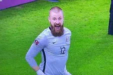 Thumbnail for article: Australië heeft met 'de grijze wiebelaar' zijn eigen Tim Krul: 'Ik ben geen held'