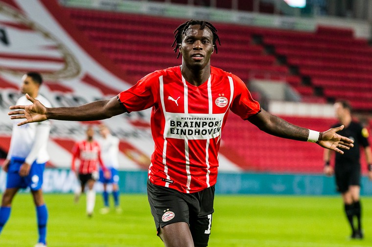 Fenerbahçe trekt de knip en wil PSV'er Bruma snel strikken