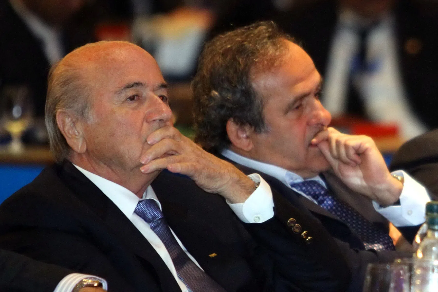 OM eist voorwaardelijke celstraf tegen Blatter en Platini