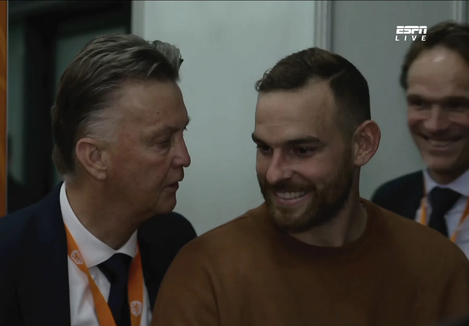 Van Gaal geeft Janssen een cijfer na opvallend onderonsje