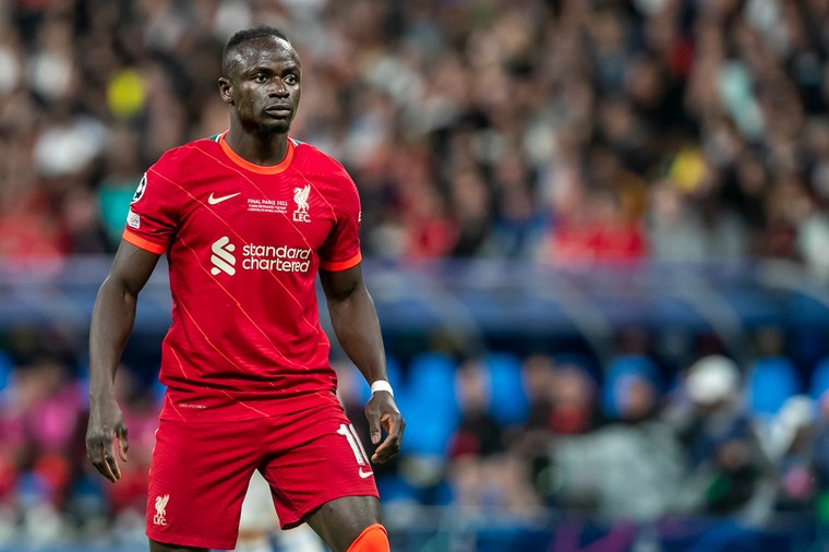 Mané prijst zich gelukkig tijdens gala-duel in Senegalese modder