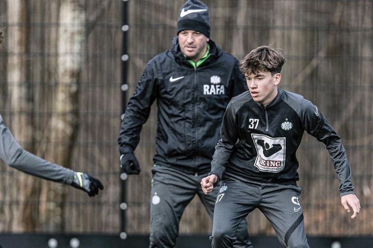 Esbjerg hoopt Van der Vaart na rampjaar in oude rol te behouden