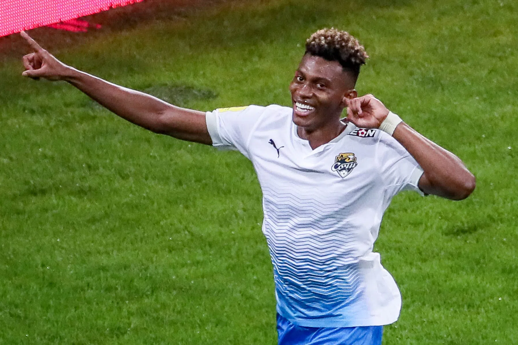 'Voormalig Ajax-spits Cassierra staat voor toptransfer in Rusland'
