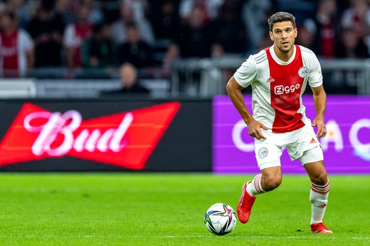 Magallán meldt zich vol goede moed bij Ajax: 'Mijn idee is om te blijven'