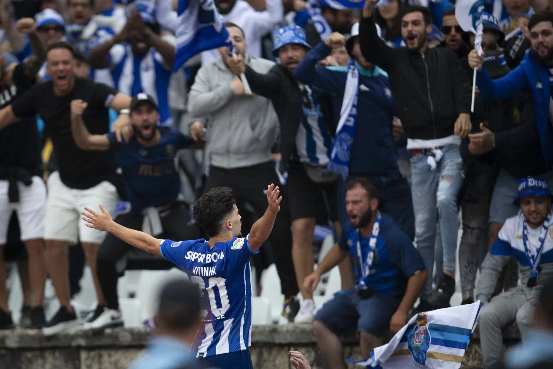 'PSG activeert clausule en betaalt miljoenen voor FC Porto-ster'