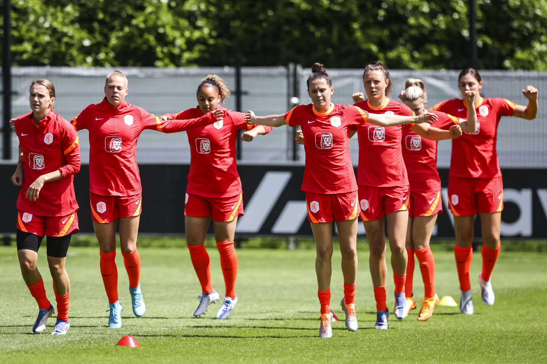 KNVB stelt premies Oranje-vrouwen gelijk aan mannen: 'Historische stap'