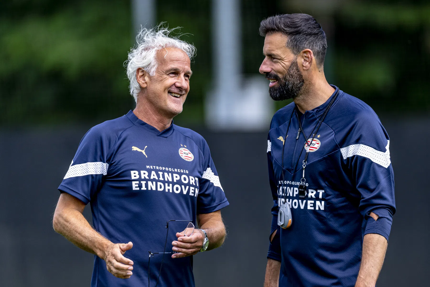 Van Nistelrooij moet PSV weer kampioen maken: 'Het geloof is er'