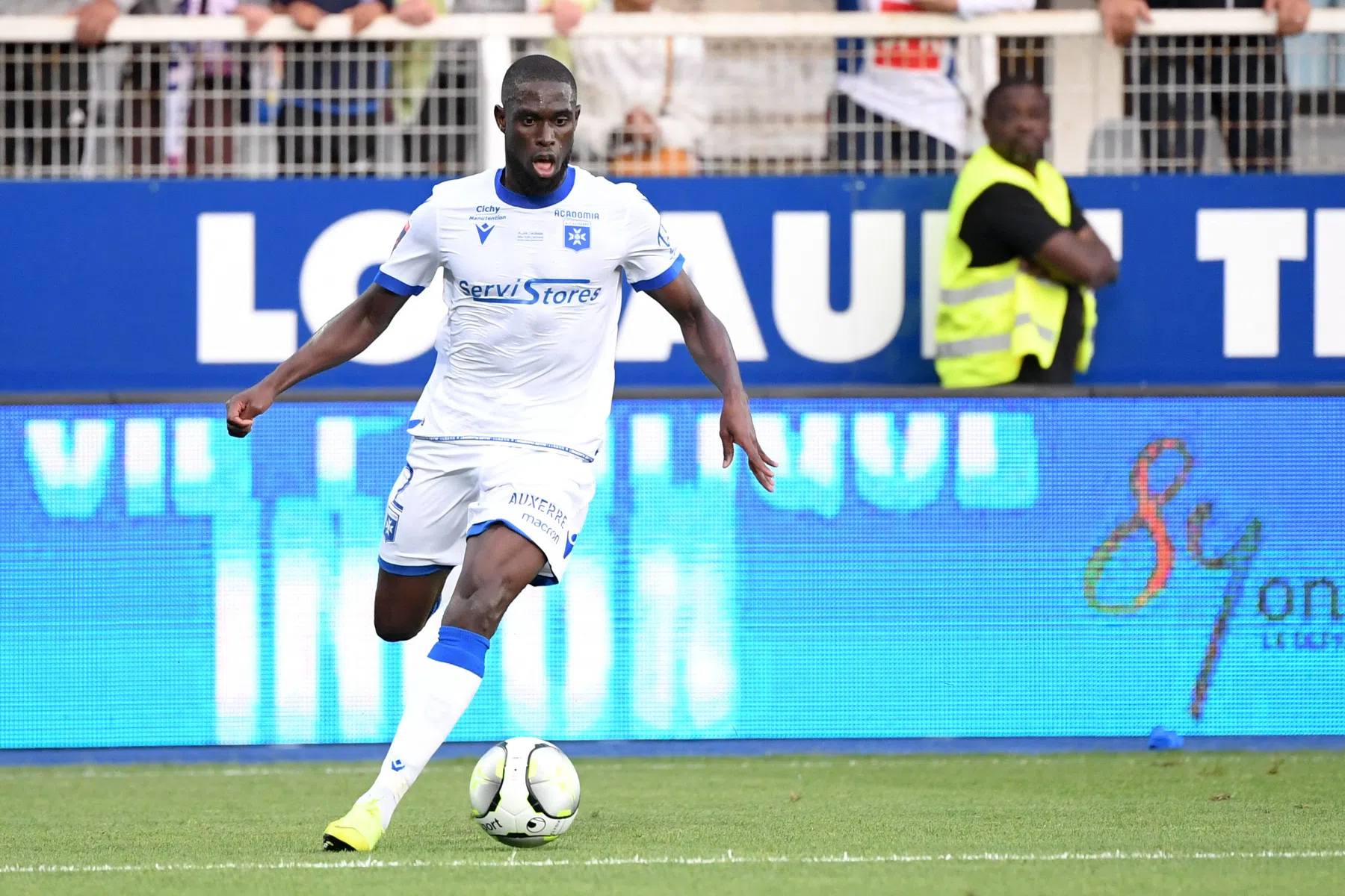 'Vitesse gaat transfervrije rechtsback van Auxerre overnemen'
