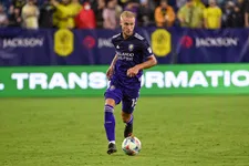 Thumbnail for article: Terugkeer in Eredivisie lonkt voor Van der Water