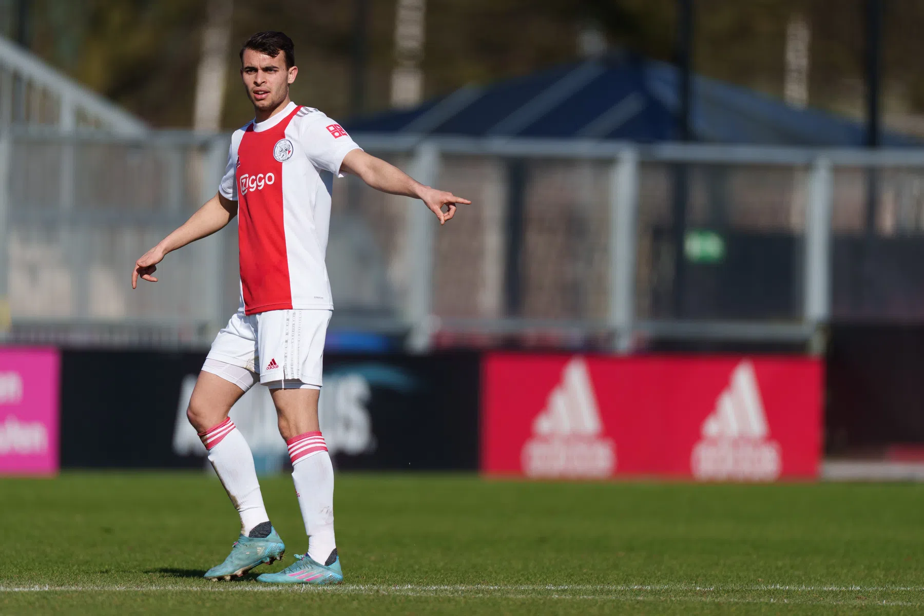 Go Ahead haalt Llansana na tien jaar weg bij Ajax