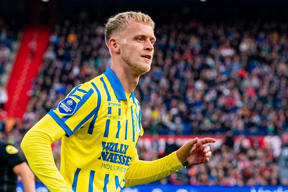 AZ betaalt miljoenen en haalt Odgaard binnen