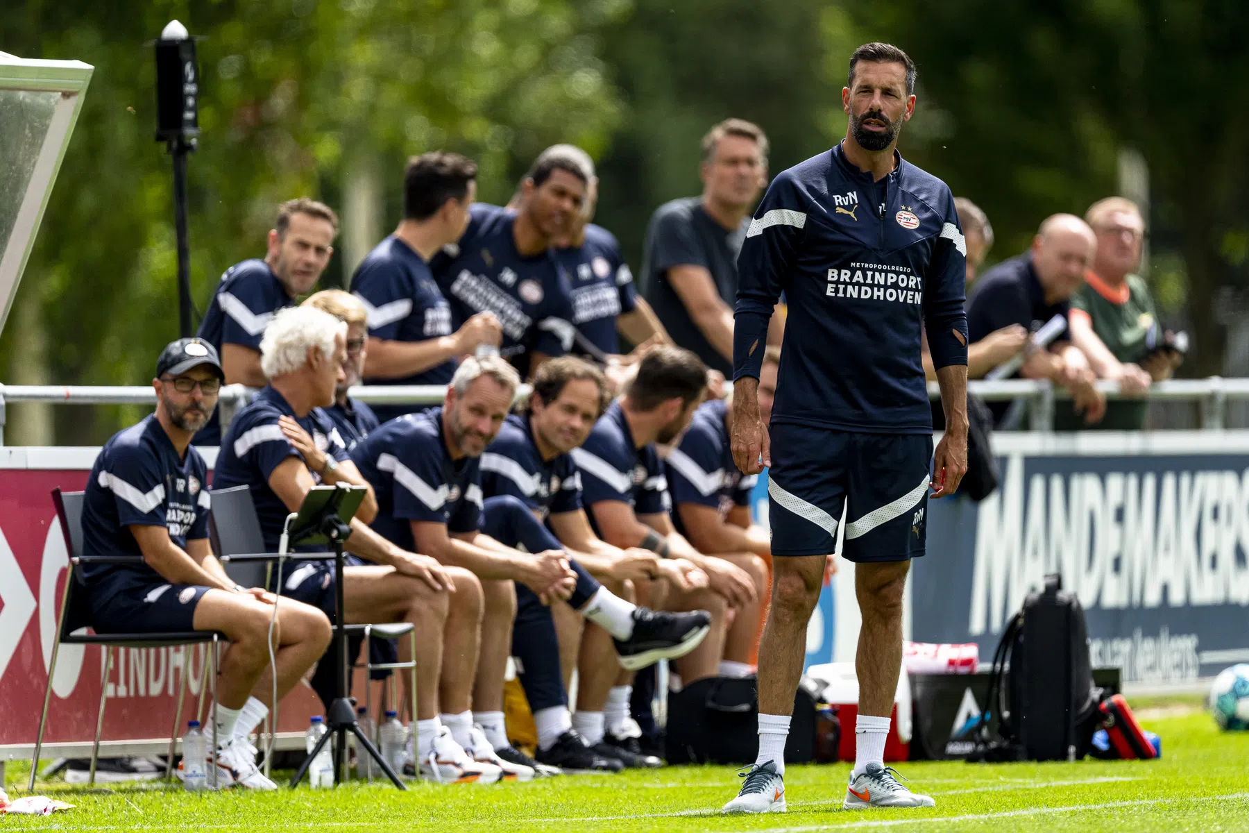 Tijdperk Van Nistelrooij begint voor PSV met simpele zege