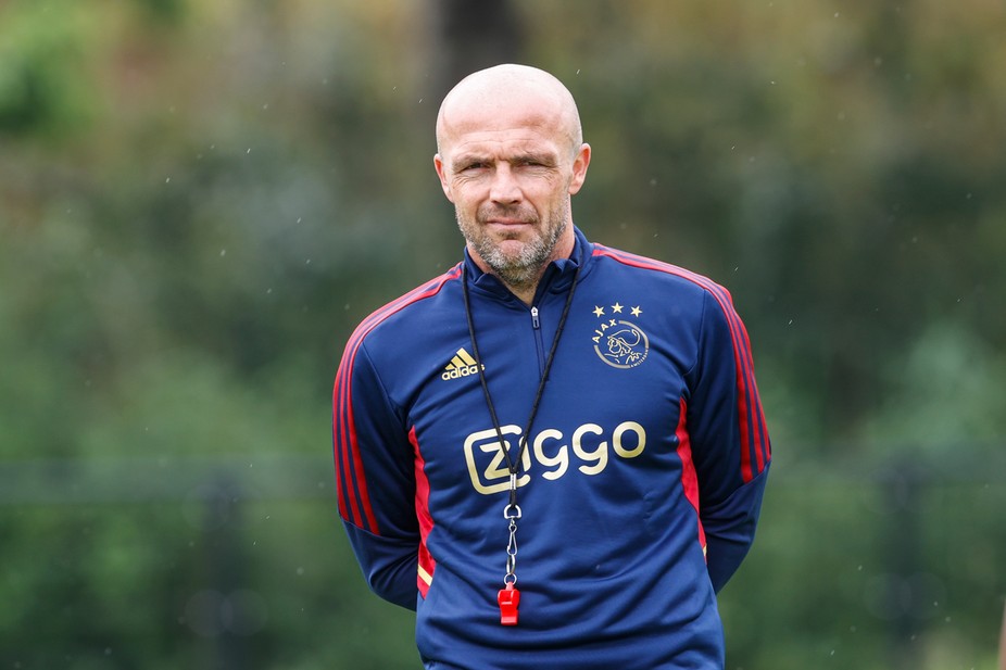 Schreuder nuchter baken van rust in onzekere transferperiode Ajax