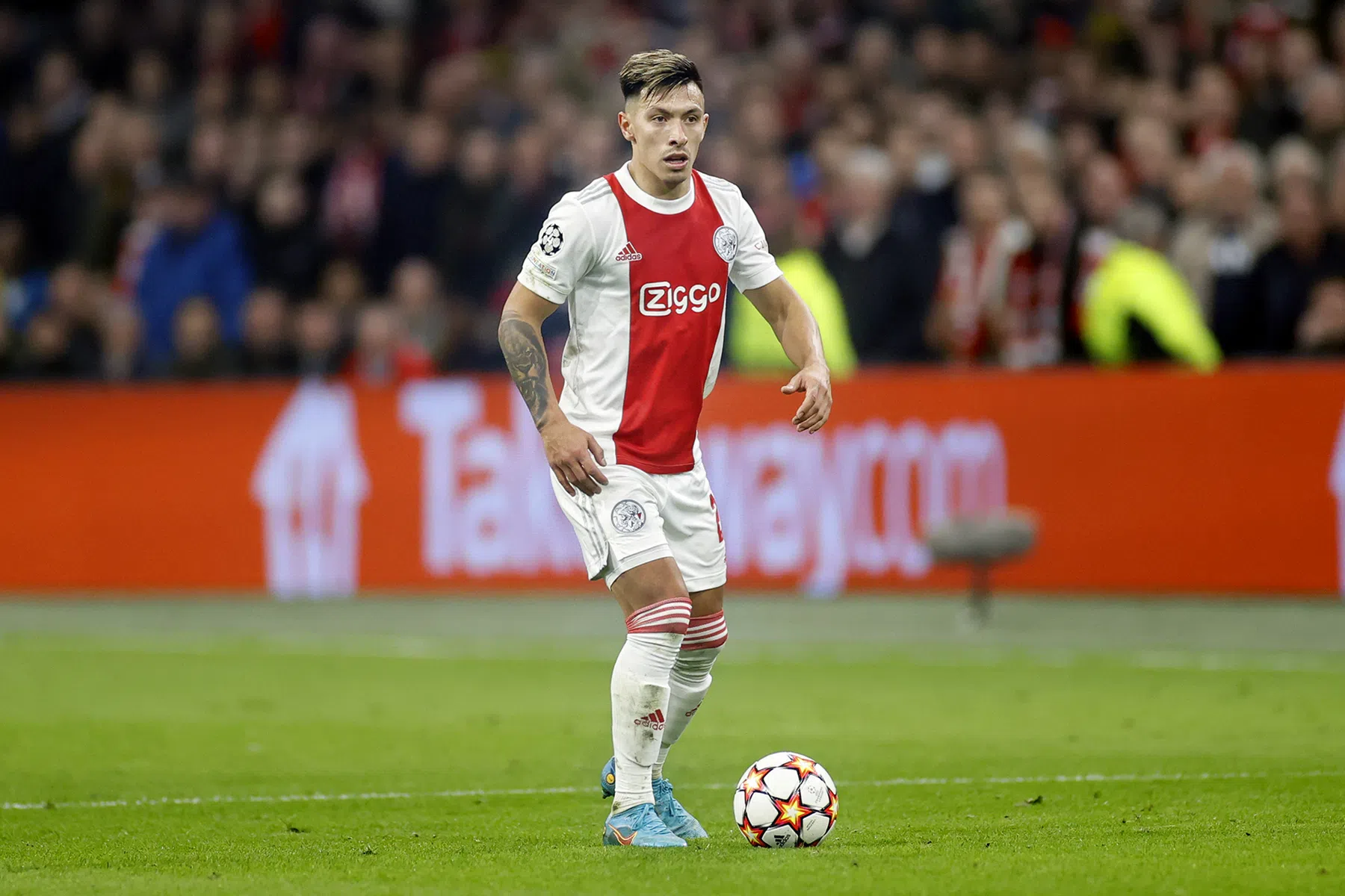 Arsenal geeft niet op en verhoogt bod op Martínez