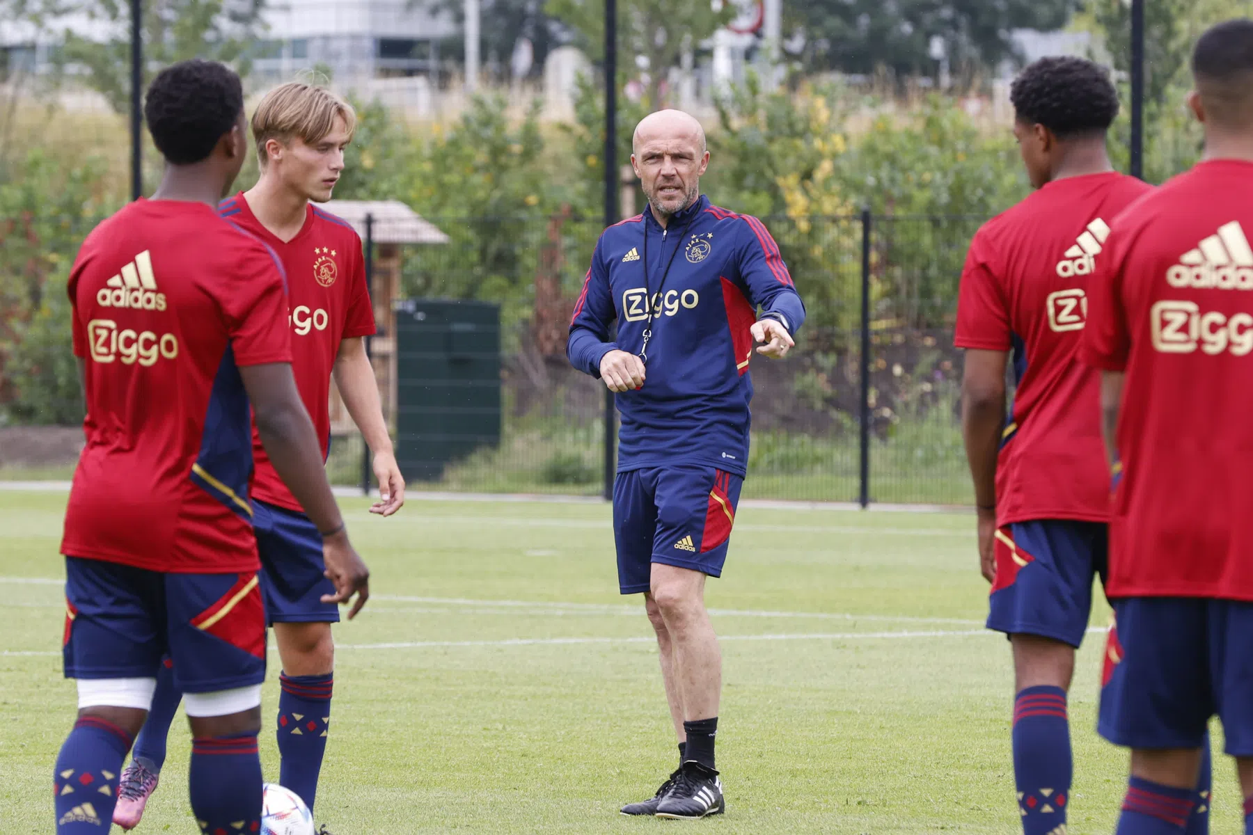 Schreuder maakt eerste opstelling van Ajax in voorbereiding bekend