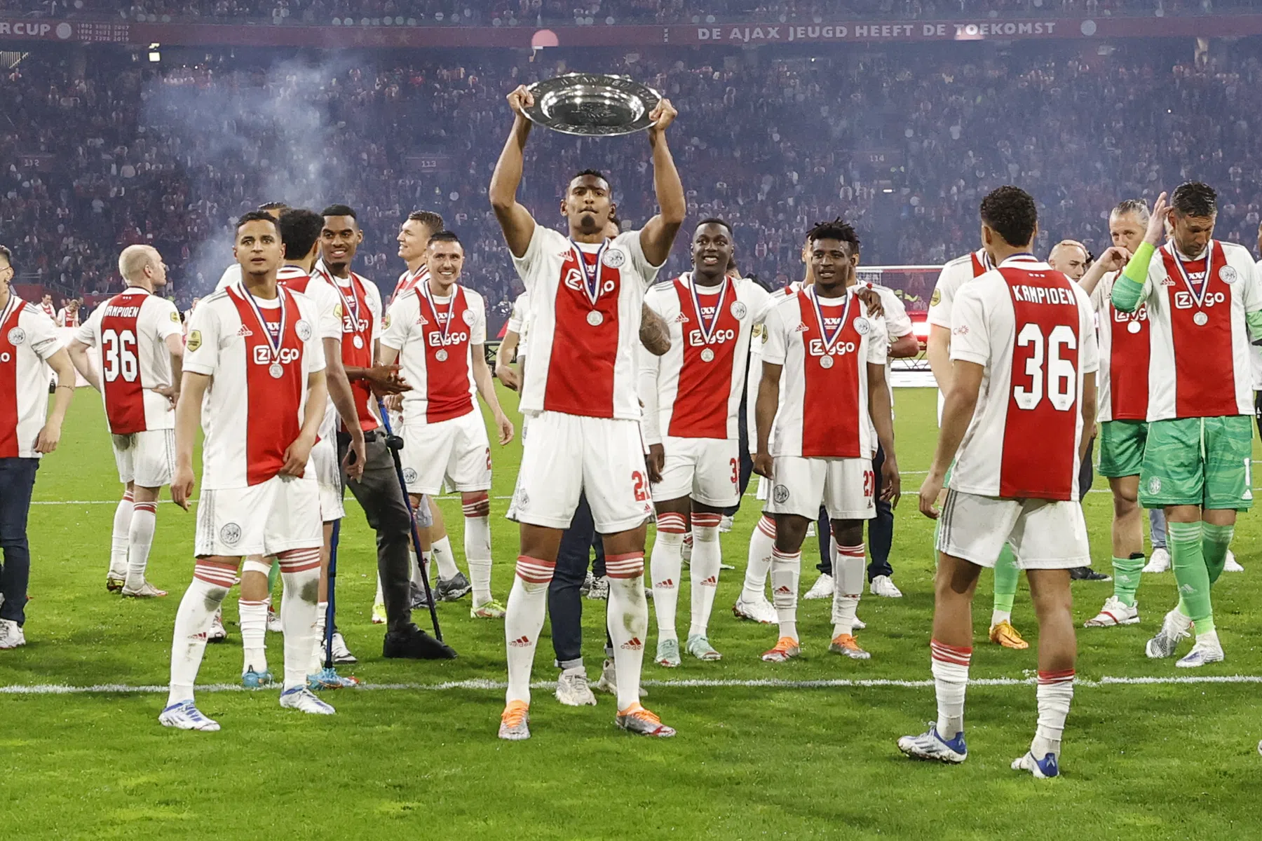 Haller concurreert met Afrikaanse grootheden om titel Speler van het Jaar