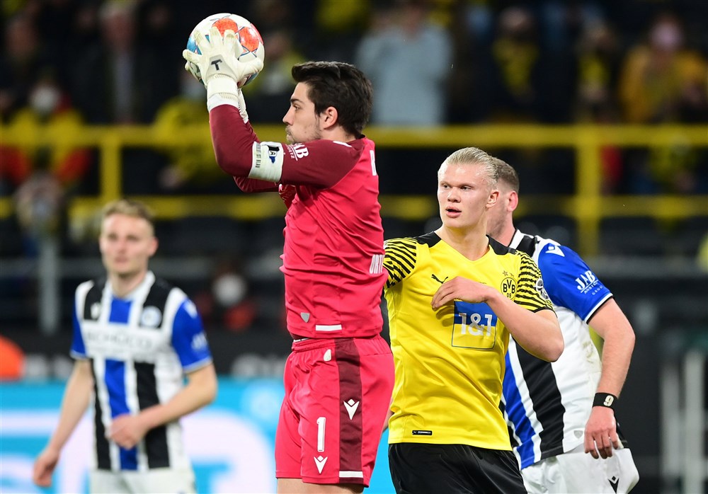 Lekkere binnenkomer: nieuwe City-keeper begint met plagen Haaland