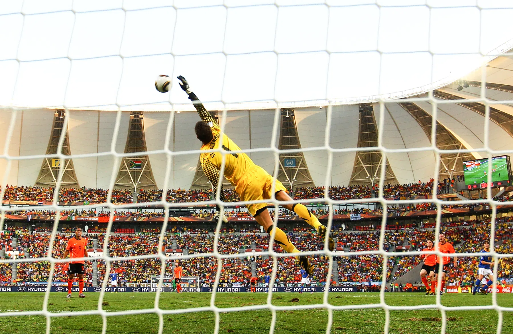 Maarten Stekelenburg en de redding die een hele zomer oranje kleurde