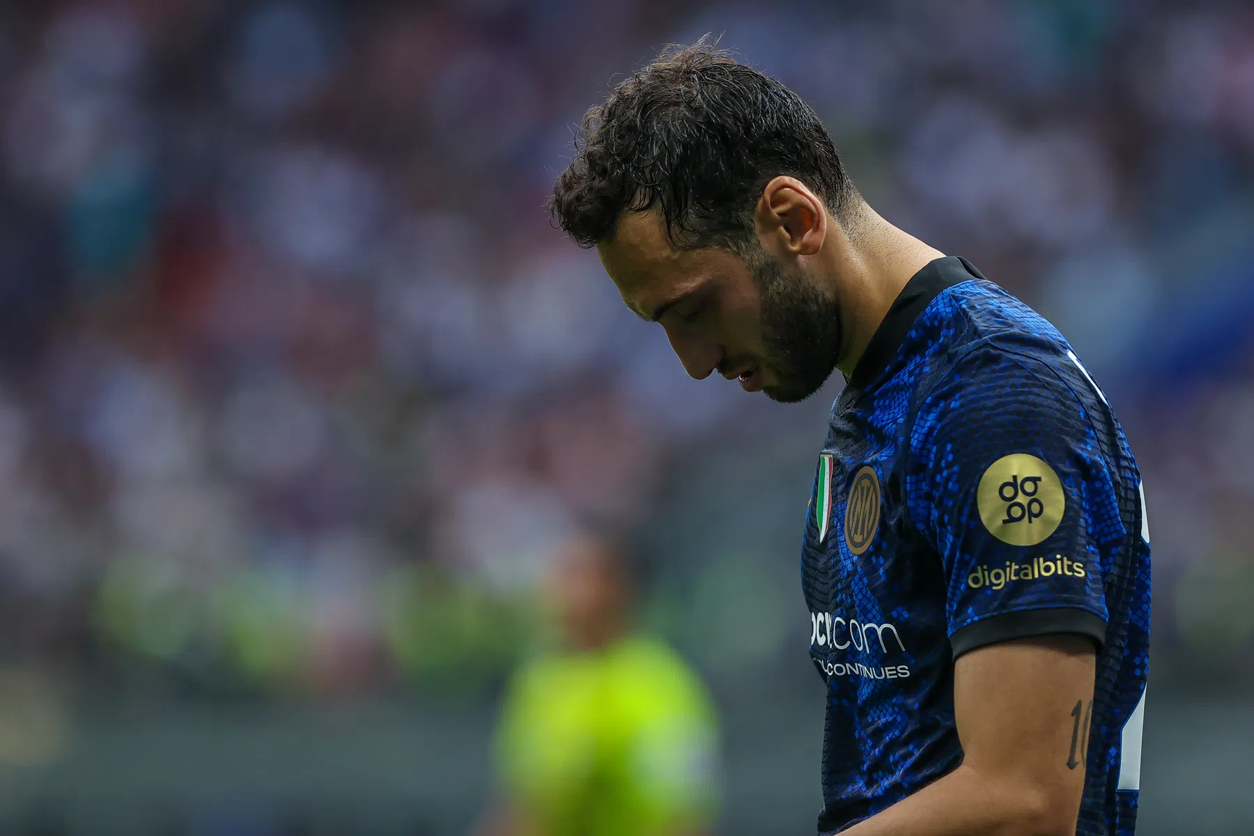 Çalhanoglu zorgt ook tijdens zijn vakantie voor opschudding bij Inter