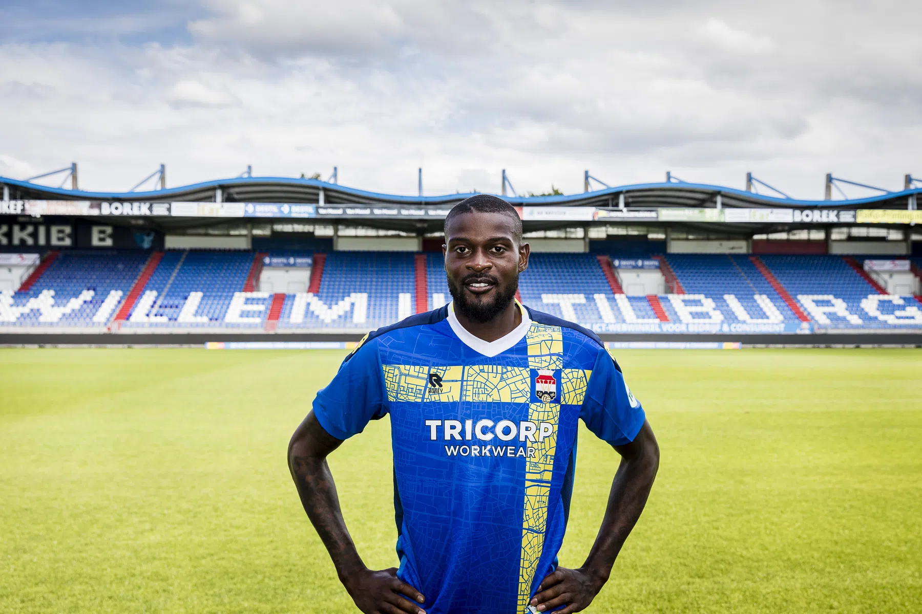 Voetbalnomade dwingt contract af en is nieuwe spits van Willem II
