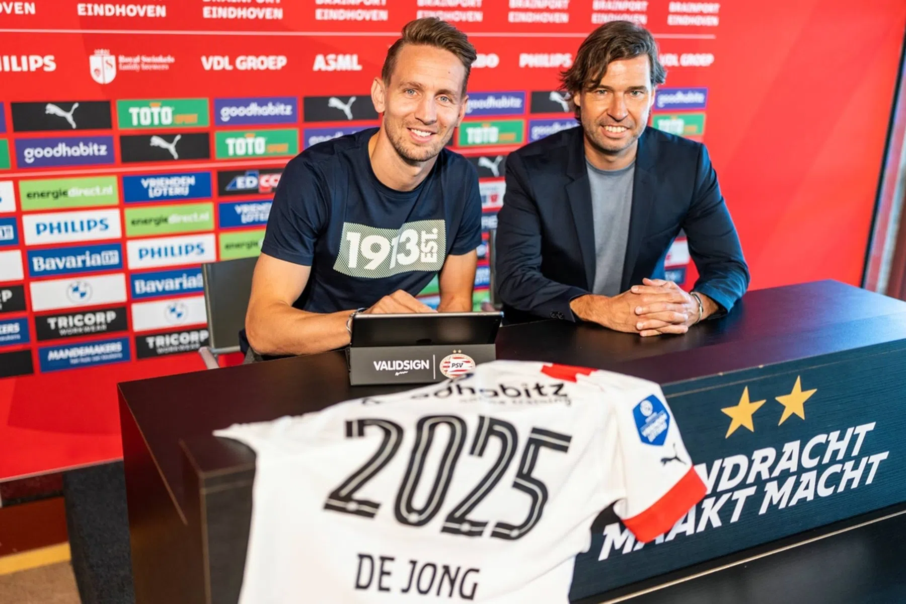 John de Jong is duidelijk: 'Gat met Ajax niet verkleinen, maar over ze heen'